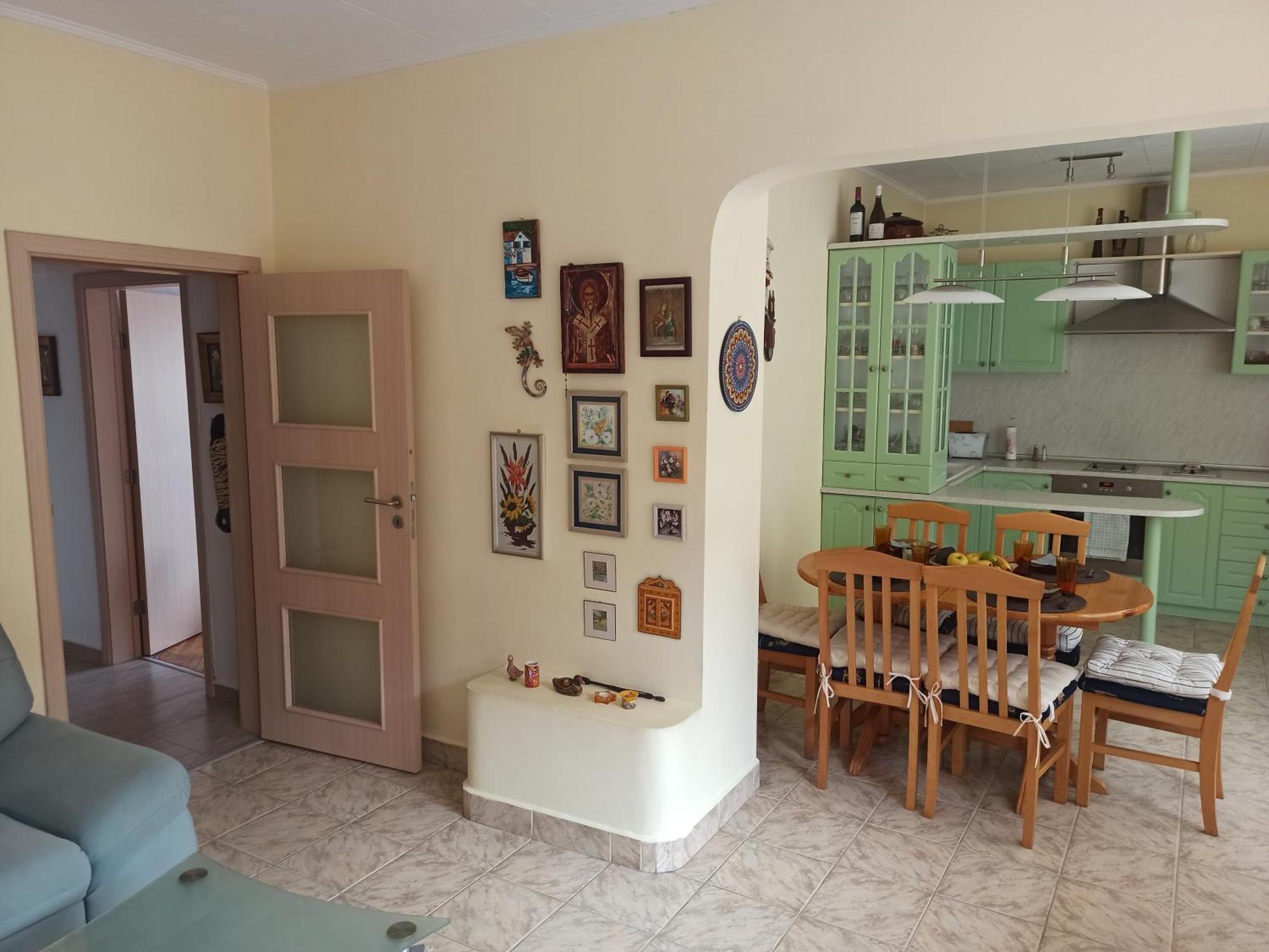 Apartment Maddie Teteven Bagian luar foto