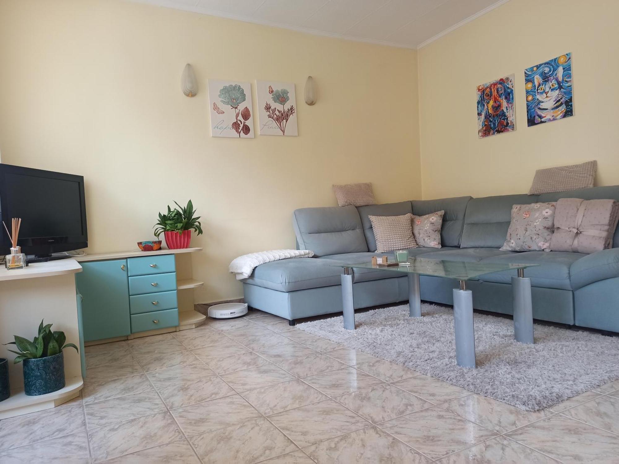 Apartment Maddie Teteven Bagian luar foto