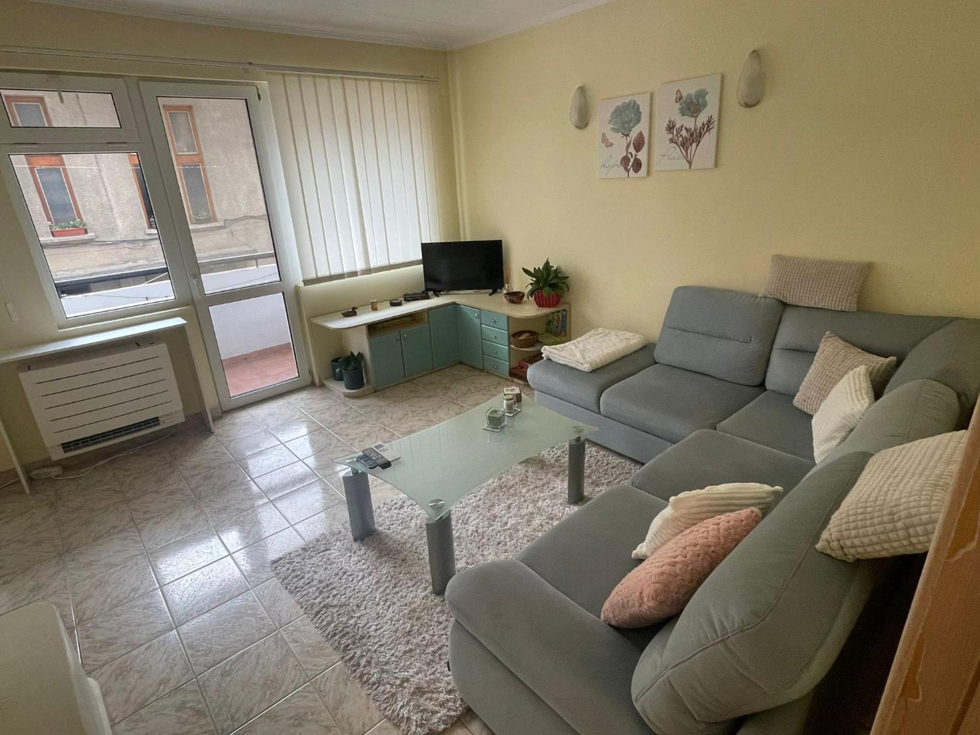 Apartment Maddie Teteven Bagian luar foto